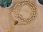 Preview: Rattan "Lotus" Mala + Ethno-Schmuck als "Guru" | 8mm, 108 Perlen, beige